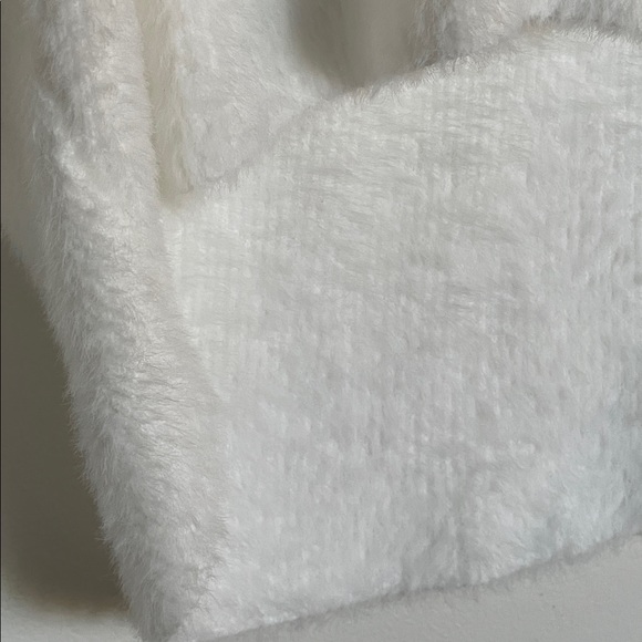 M MADE IN ITALY | Cream Fuzzy Batwing V-Neck Sweater | XL | NWT - Picture 6 of 17